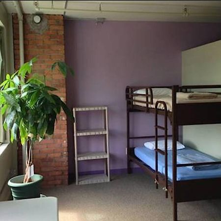 The Burlington Hostel Экстерьер фото