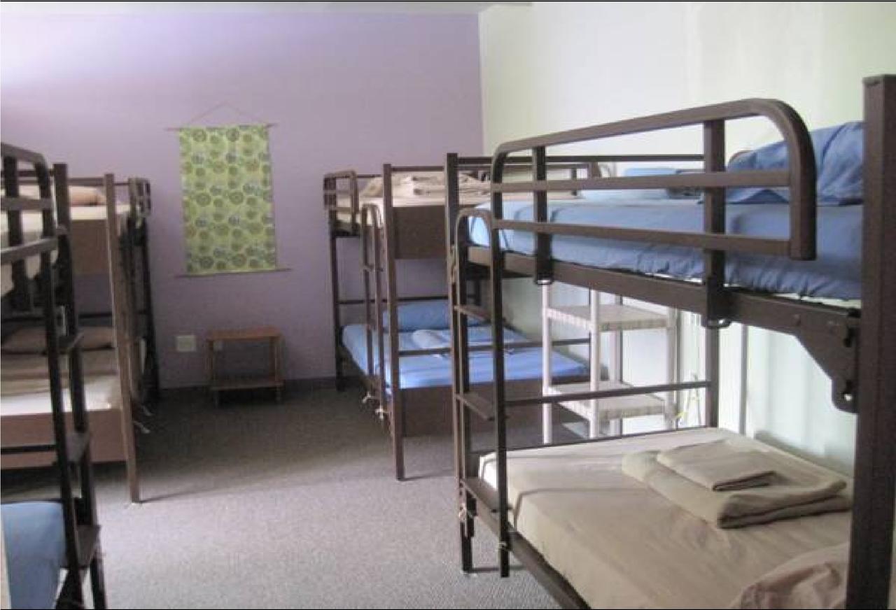 The Burlington Hostel Экстерьер фото